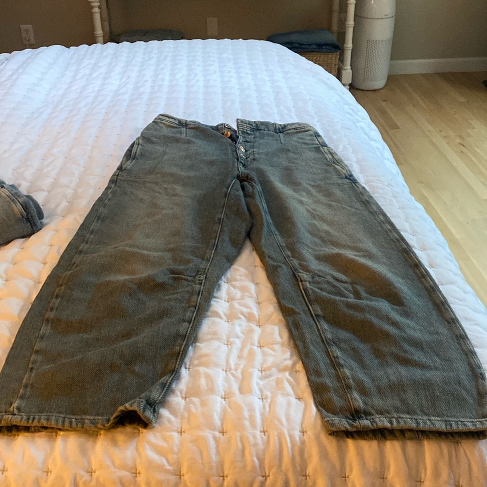 Free people size 27 midrise Osaka barrel jeans in spearmint